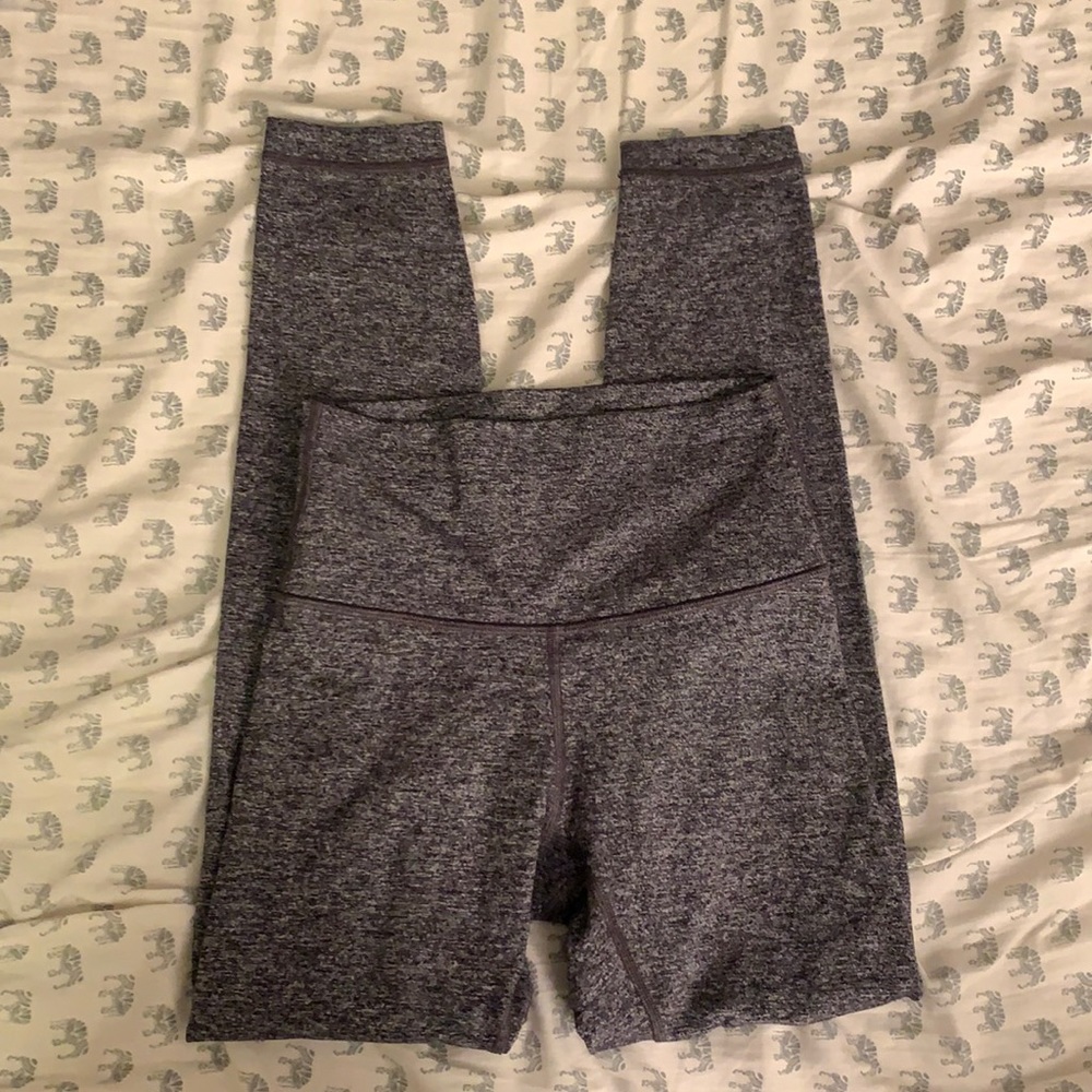 Lululemon Wunder Under Size 4 heathered gray